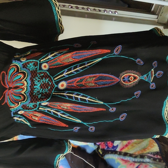 Sz 12, embroidered blouse - Picture 2 of 5